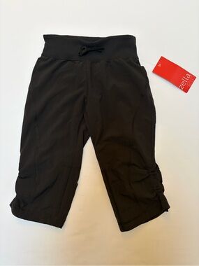NWT Zella Girls Kid’s Black Active Crop Leggings | Size: 7/8